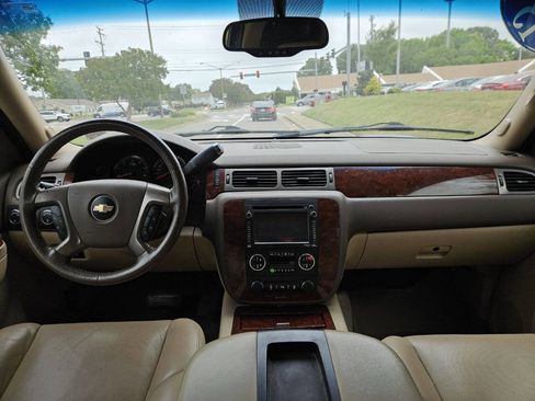 Used 2013 Chevrolet Tahoe LTZ AWD/4WD image 18