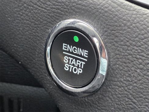 Used 2020 Ford Edge SE image 23