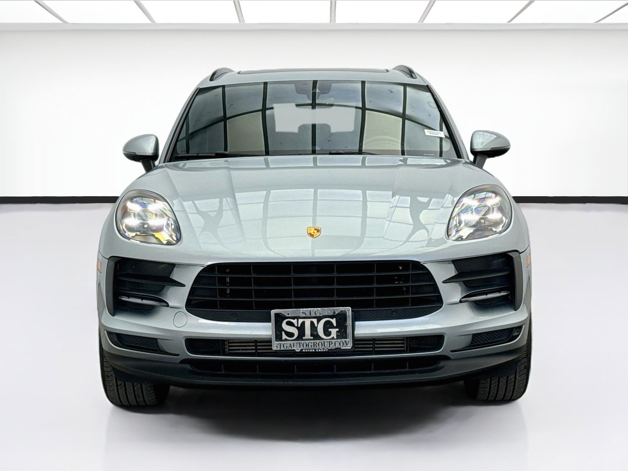 Used 2021 Porsche Macan AWD/4WD image 2