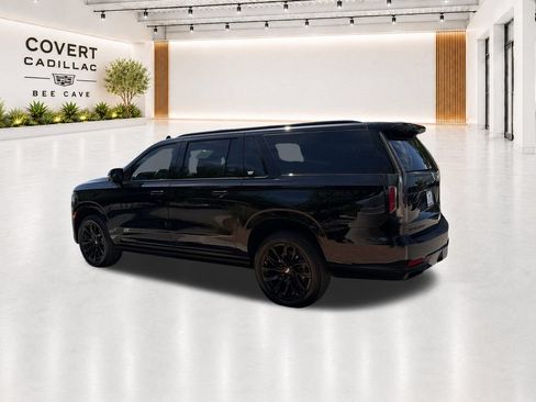 Used 2023 Cadillac Escalade ESV Sport w/ LPO, ONYX Package AWD/4WD image 10