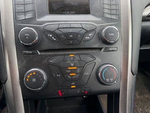 Used 2017 Ford Fusion SE w/ Equipment Group 201A image 18