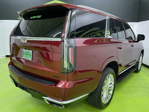 Used 2022 Cadillac Escalade Luxury w/ LPO, Illumination Package image 10