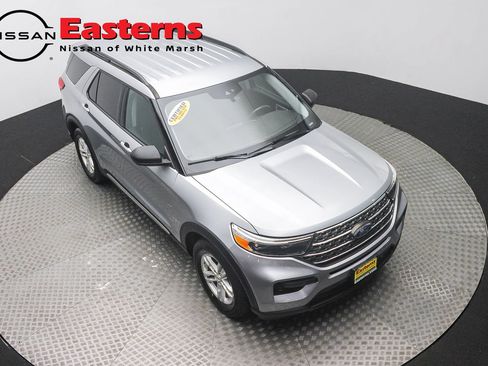 Used 2023 Ford Explorer XLT RWD image 3