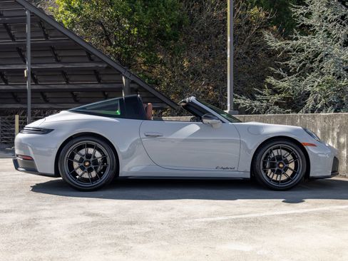 Certified 2026 Porsche 911 Targa 4 GTS AWD/4WD image 12