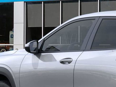 New 2026 Chevrolet Trax LS w/ LS Convenience Package FWD image 12