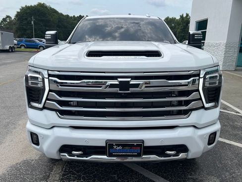 Used 2025 Chevrolet Silverado 2500 High Country w/ Technology Package AWD/4WD image 5