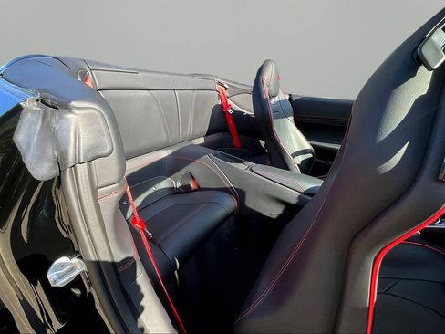 Used 2022 Ferrari Portofino M RWD image 8