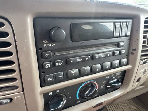 Used 2002 Ford F150 XLT RWD image 13