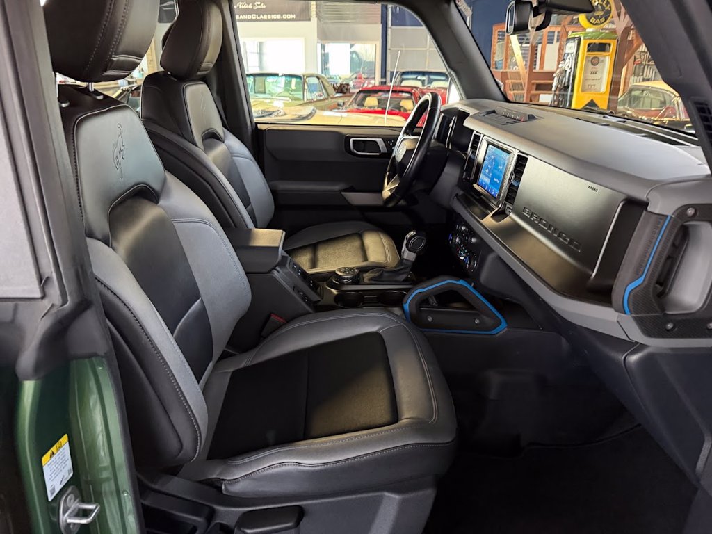 Used 2022 Ford Bronco Black Diamond w/ Sasquatch Package AWD/4WD image 14