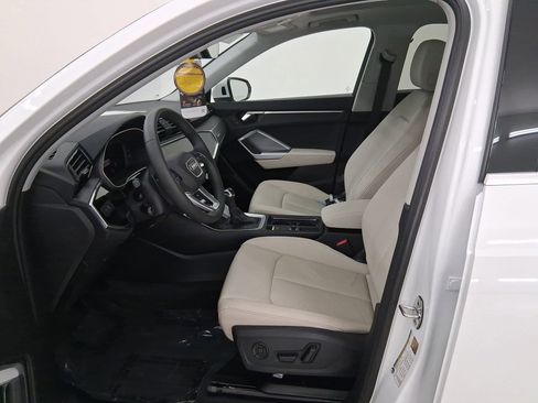 Used 2025 Audi Q3 2.0T Premium w/ Convenience Package AWD/4WD image 5