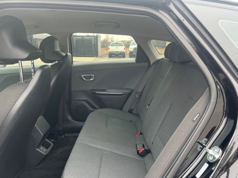 Used 2025 Kia K4 LXS image 23