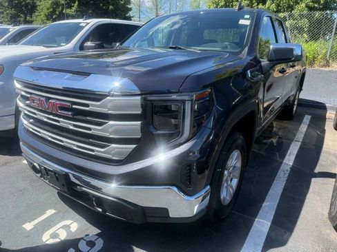 Used 2024 GMC Sierra 1500 SLE AWD/4WD image 1