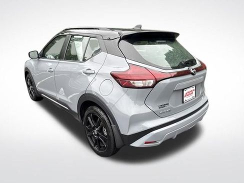 Used 2024 Nissan Kicks SR w/ SR Premium Package FWD image 5