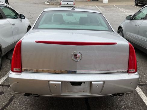 Used 2011 Cadillac DTS Luxury image 5