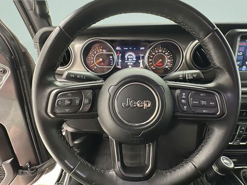 Used 2022 Jeep Gladiator Sport AWD/4WD image 14