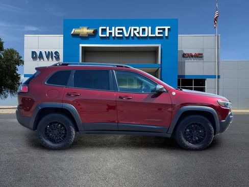 Used 2020 Jeep Cherokee Trailhawk w/ Cold Weather Group AWD/4WD image 2