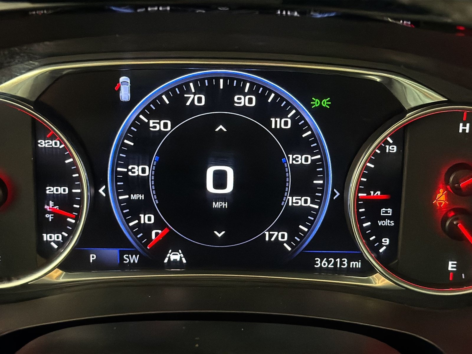 Used 2023 Chevrolet Traverse Premier FWD image 17