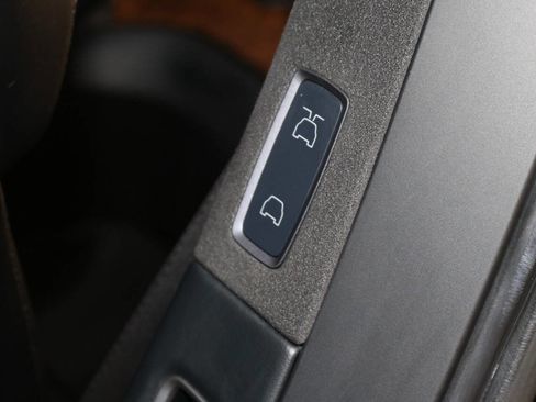 Used 2020 Tesla Model X image 59