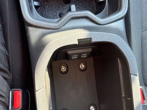 Used 2025 Toyota RAV4 XLE image 18