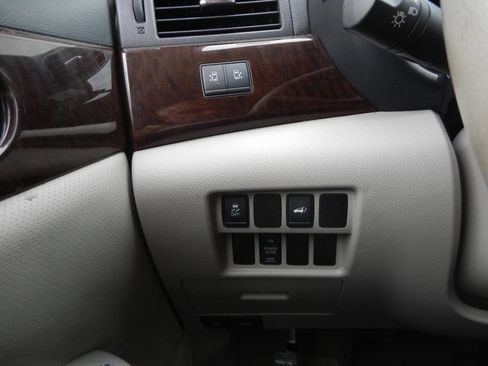 Used 2012 Nissan Quest SL w/ Value Cargo Pkg image 45