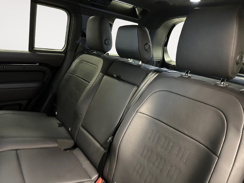 New 2026 Land Rover Defender 110 OCTA AWD/4WD image 13