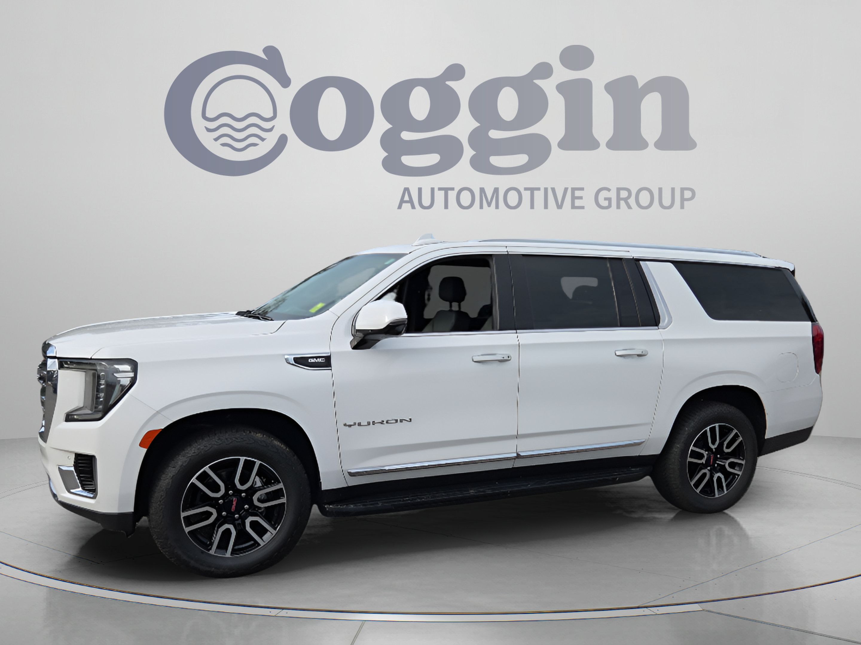 Used 2023 GMC Yukon XL SLT w/ SLT Premium Package RWD image 1