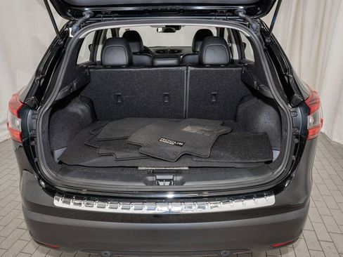 Used 2022 Nissan Rogue Sport SL image 6