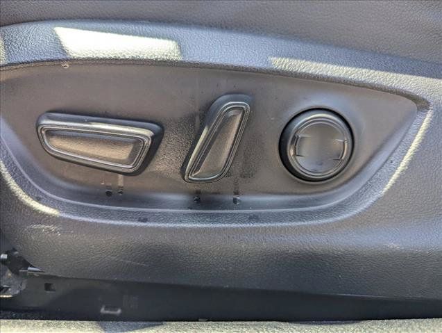 Used 2022 Toyota Camry XSE FWD image 11