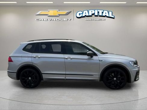 Used 2021 Volkswagen Tiguan SE R-Line FWD image 6