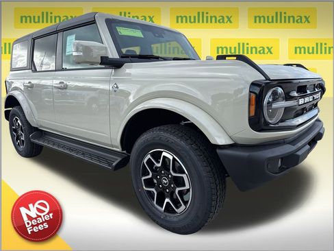 New 2025 Ford Bronco Outer Banks image 1