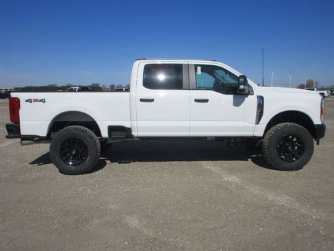 New 2026 Ford F250 XL w/ XL Off-Road Package image 4