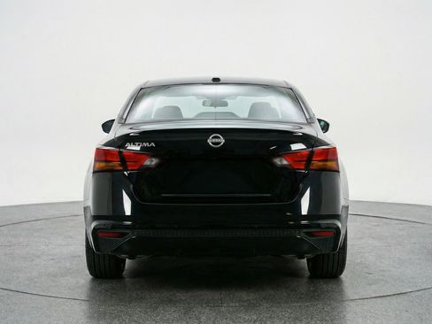 Used 2025 Nissan Altima 2.5 SV image 7
