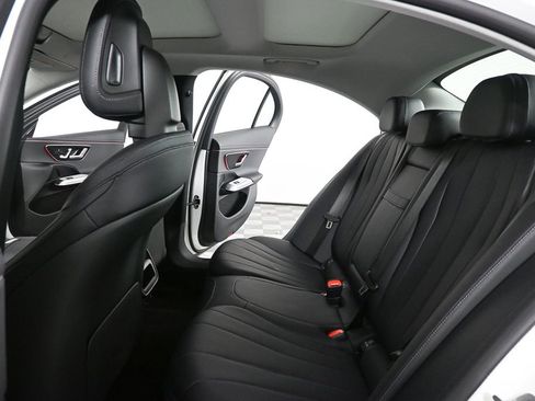 Used 2025 Mercedes-Benz E 350 Sedan image 18