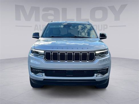 Used 2024 Jeep Wagoneer Base image 8