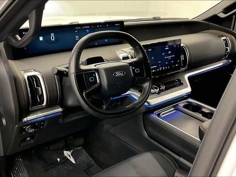 Used 2025 Ford Expedition Tremor AWD/4WD image 15