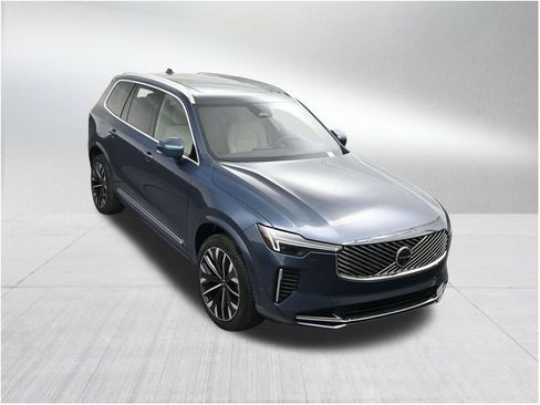 New 2026 Volvo XC90 B6 Plus w/ Protection Package Premier AWD/4WD image 19