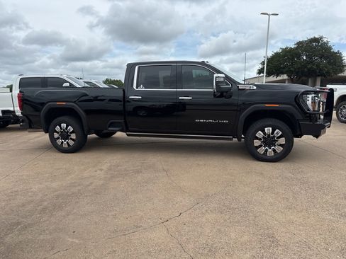 Used 2025 GMC Sierra 3500 Denali w/ Denali Reserve Package AWD/4WD image 8