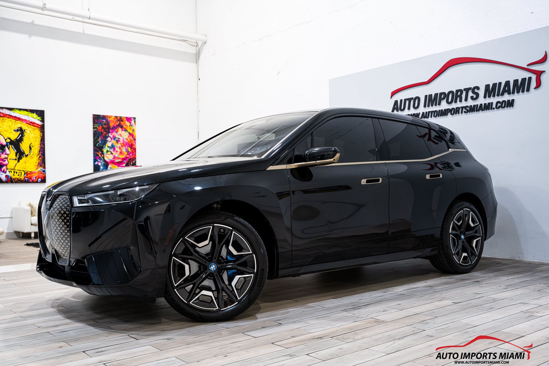 Used 2024 BMW iX xDrive50 w/ Sport Package AWD/4WD image 4