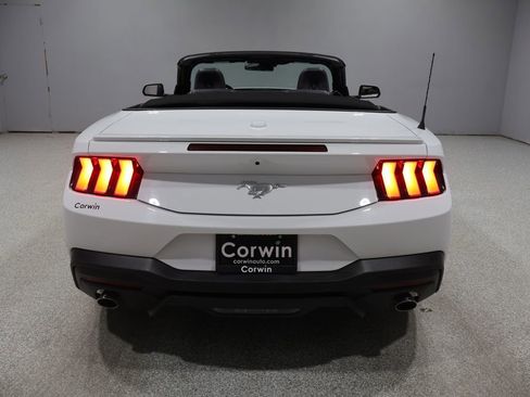 Used 2025 Ford Mustang Premium RWD image 10