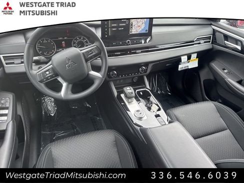 New 2026 Mitsubishi Outlander ES image 12