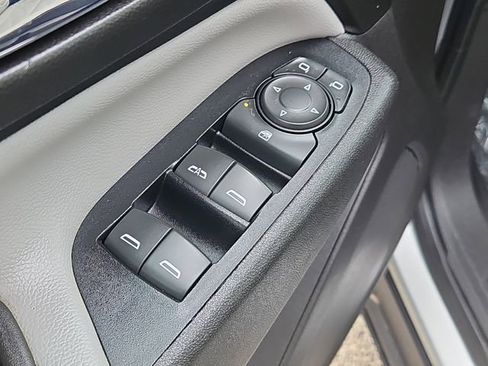 Used 2018 Chevrolet Equinox LS w/ LPO, Cargo Package image 23