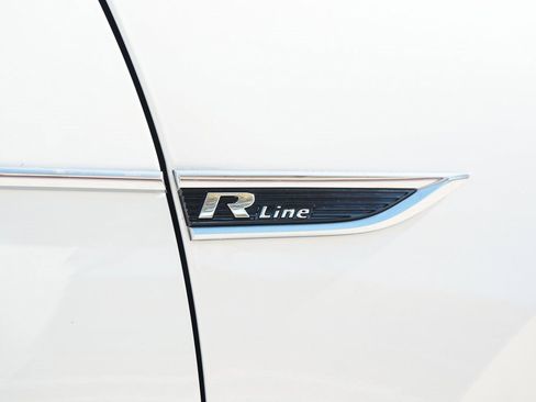 Used 2022 Volkswagen Passat 2.0T R-Line image 8