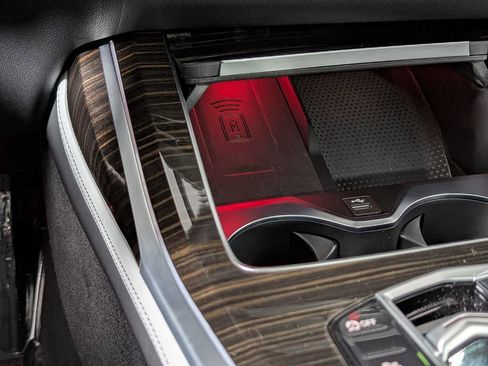 Used 2025 BMW X7 xDrive40i w/ Premium Package image 32