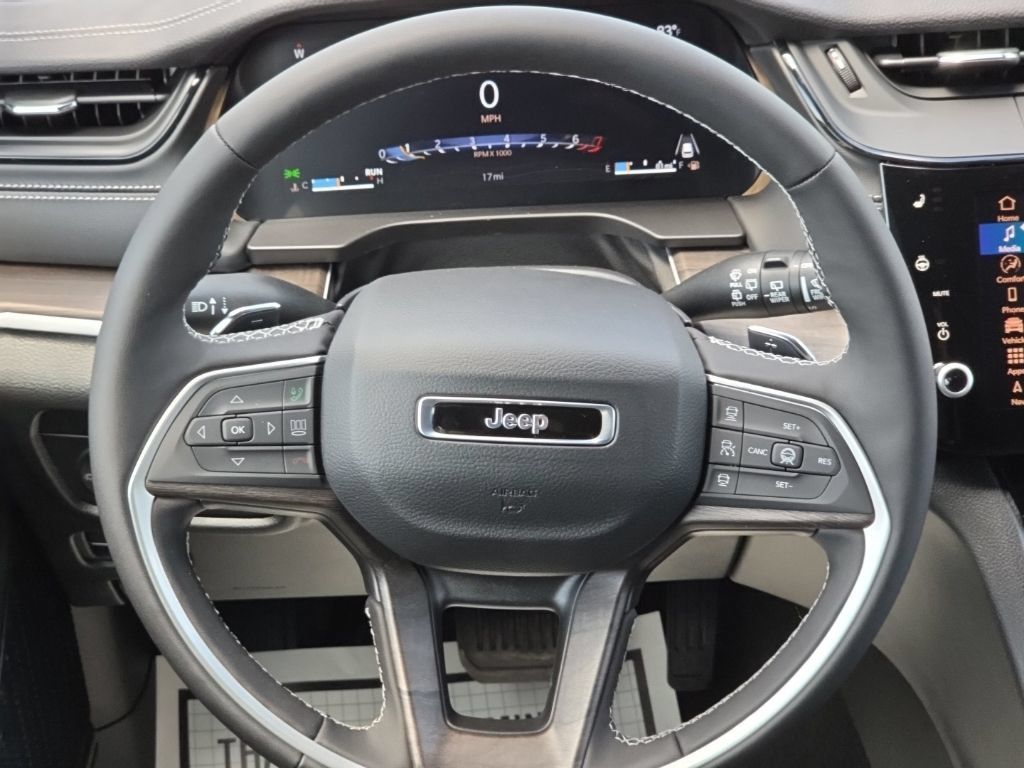 New 2026 Jeep Grand Cherokee L 4WD image 23