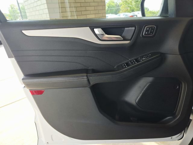 Used 2022 Ford Escape SEL w/ Technology Package AWD/4WD image 32