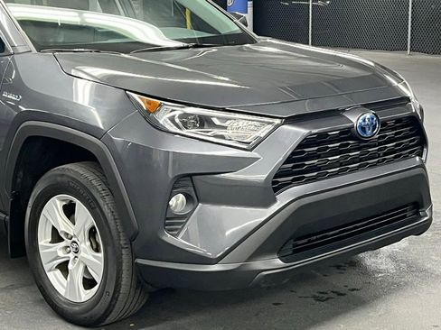 Used 2020 Toyota RAV4 XLE image 36