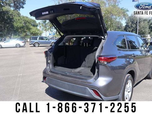 Used 2023 Toyota Highlander Platinum image 29