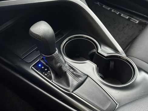 Used 2019 Toyota Camry LE image 17