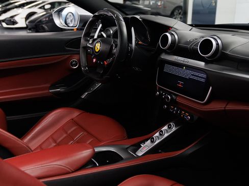 Used 2019 Ferrari Portofino RWD image 43