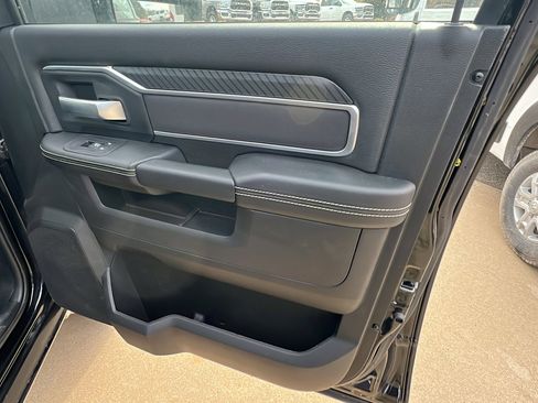 Used 2025 RAM 2500 Big Horn w/ Bed Convenience Group image 18